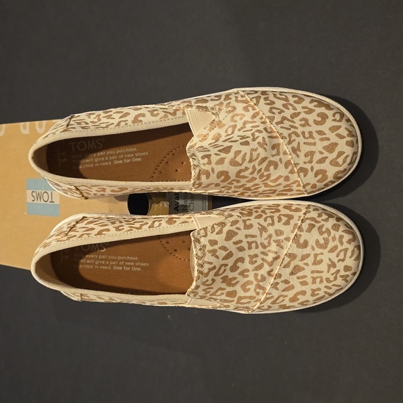 Toms Avalon NIB Natural Cheetah Foil slip-on shoe Youth size 5 (EU 37) - Picture 2 of 8
